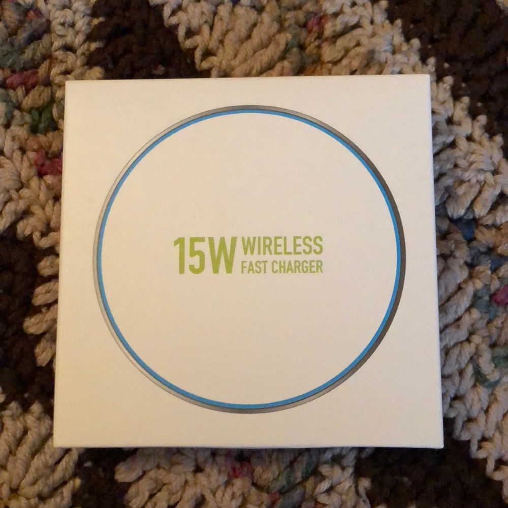 NIB✨ 15W Wireless Fast Charger